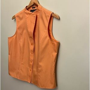 Jones New York women top size 16 length 23 orange color, pit to pit 21 inches.